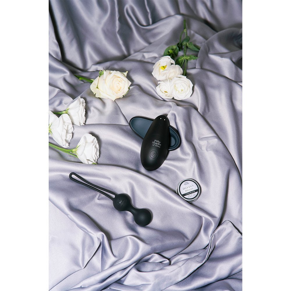 Erotinis rinkinys moterims „Desire Blooms Kitׅ“ - Penkiasdešimt pilkų atspalvių kolekcija