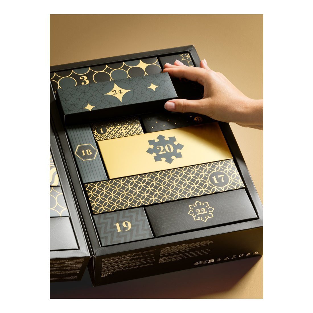 Erotinis rinkinys - kalendorius „Indulge in Luxury“ - Womanizer