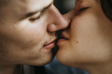Bučinys - ne tik meilės išraiška, bet ir nauda sveikatai Bučinys - ne tik meilės išraiška, bet ir nauda sveikatai